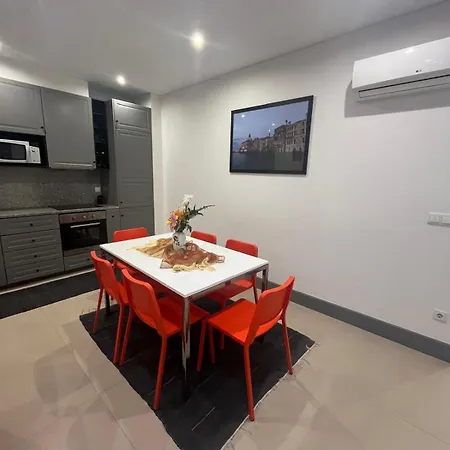 Casa Da Pedra D Duarte - Coracao Historico De Визеу