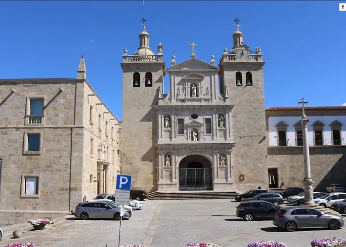 Casa Da Pedra D Duarte - Coração Histórico De Apartamento Viseu